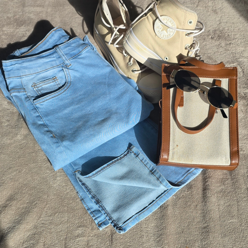 Light Wash Flared Jeans