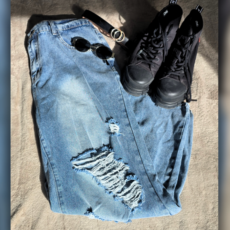 Distressed Wide Leg Jeans